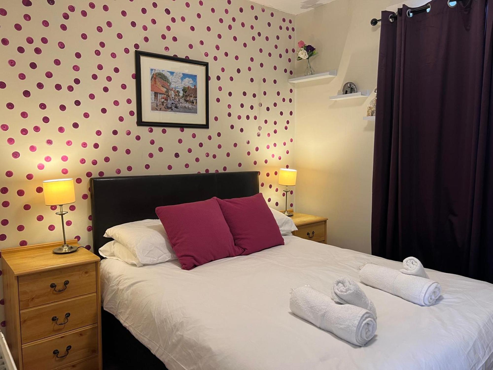 Self Check In Room Accommodation Only The Castle, โคลด์สตรีม ภายนอก รูปภาพ