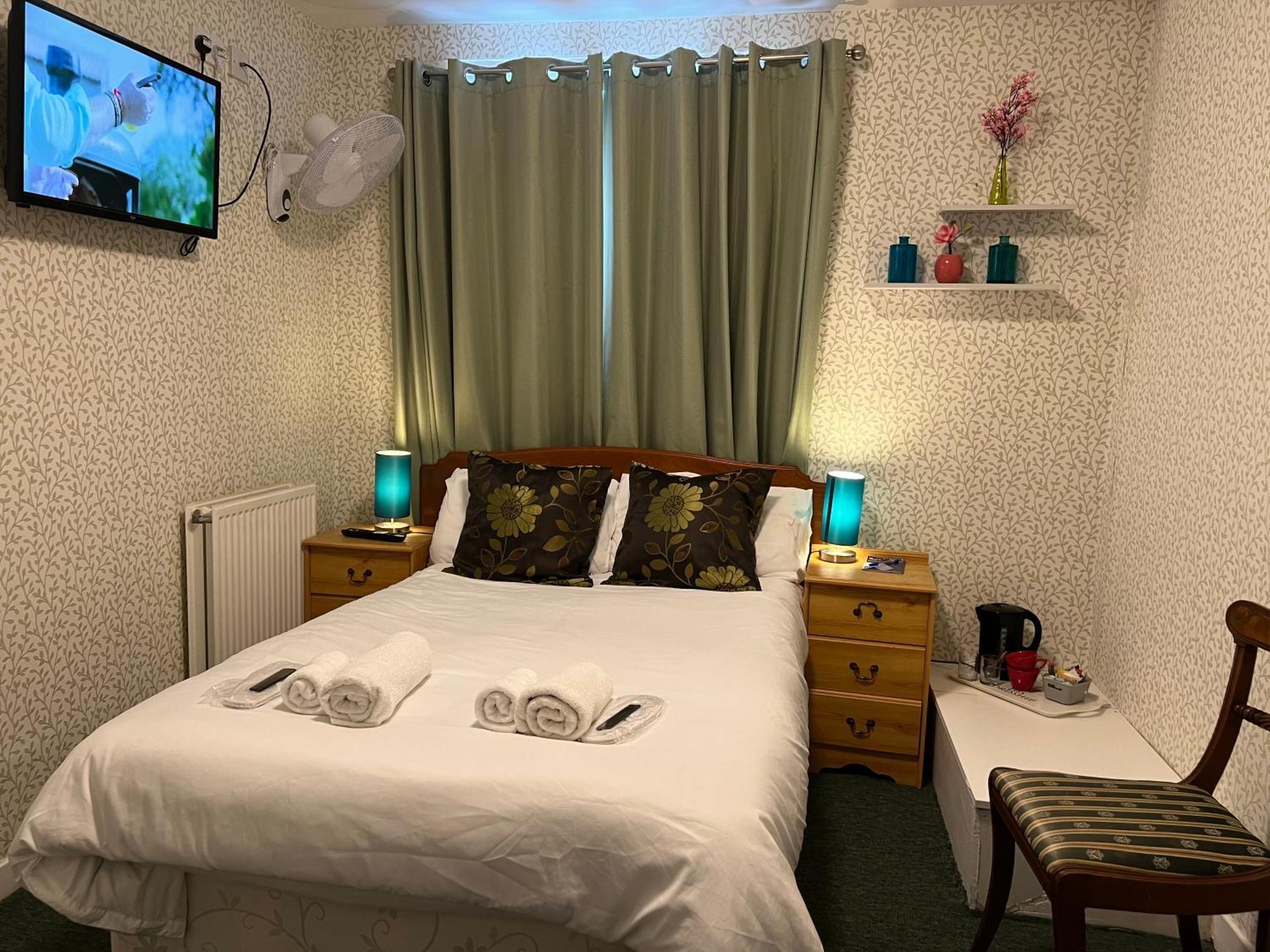 Self Check In Room Accommodation Only The Castle, โคลด์สตรีม ภายนอก รูปภาพ
