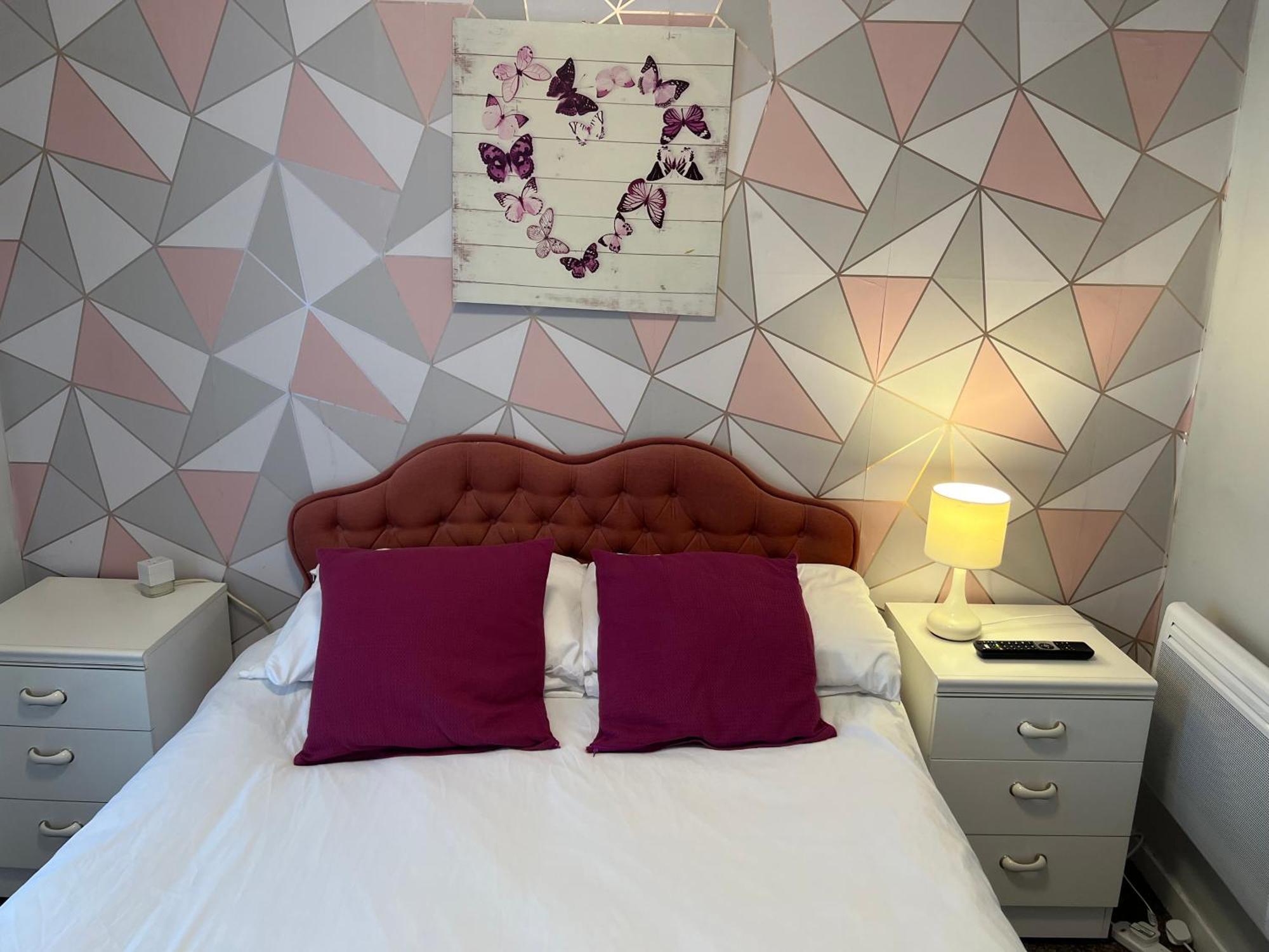 Self Check In Room Accommodation Only The Castle, โคลด์สตรีม ภายนอก รูปภาพ