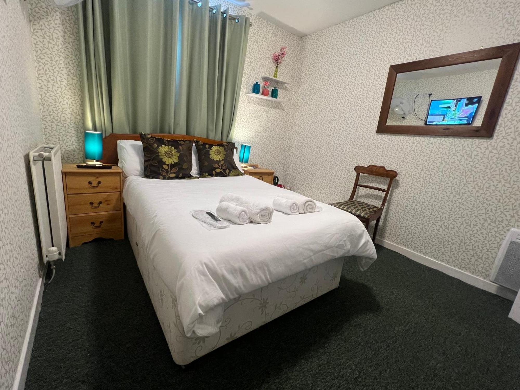Self Check In Room Accommodation Only The Castle, โคลด์สตรีม ภายนอก รูปภาพ