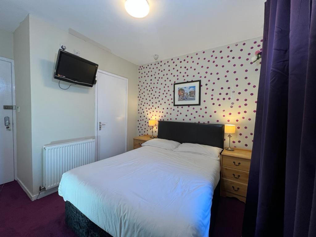 Self Check In Room Accommodation Only The Castle, โคลด์สตรีม ภายนอก รูปภาพ