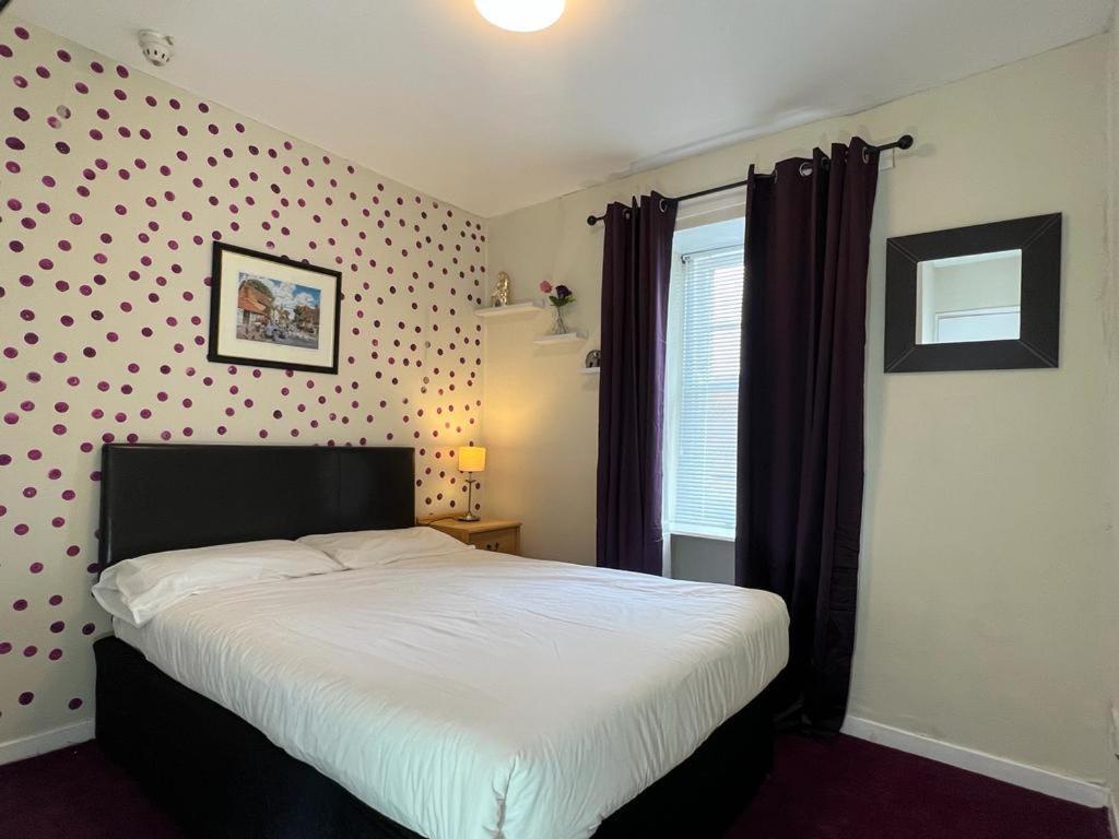Self Check In Room Accommodation Only The Castle, โคลด์สตรีม ภายนอก รูปภาพ