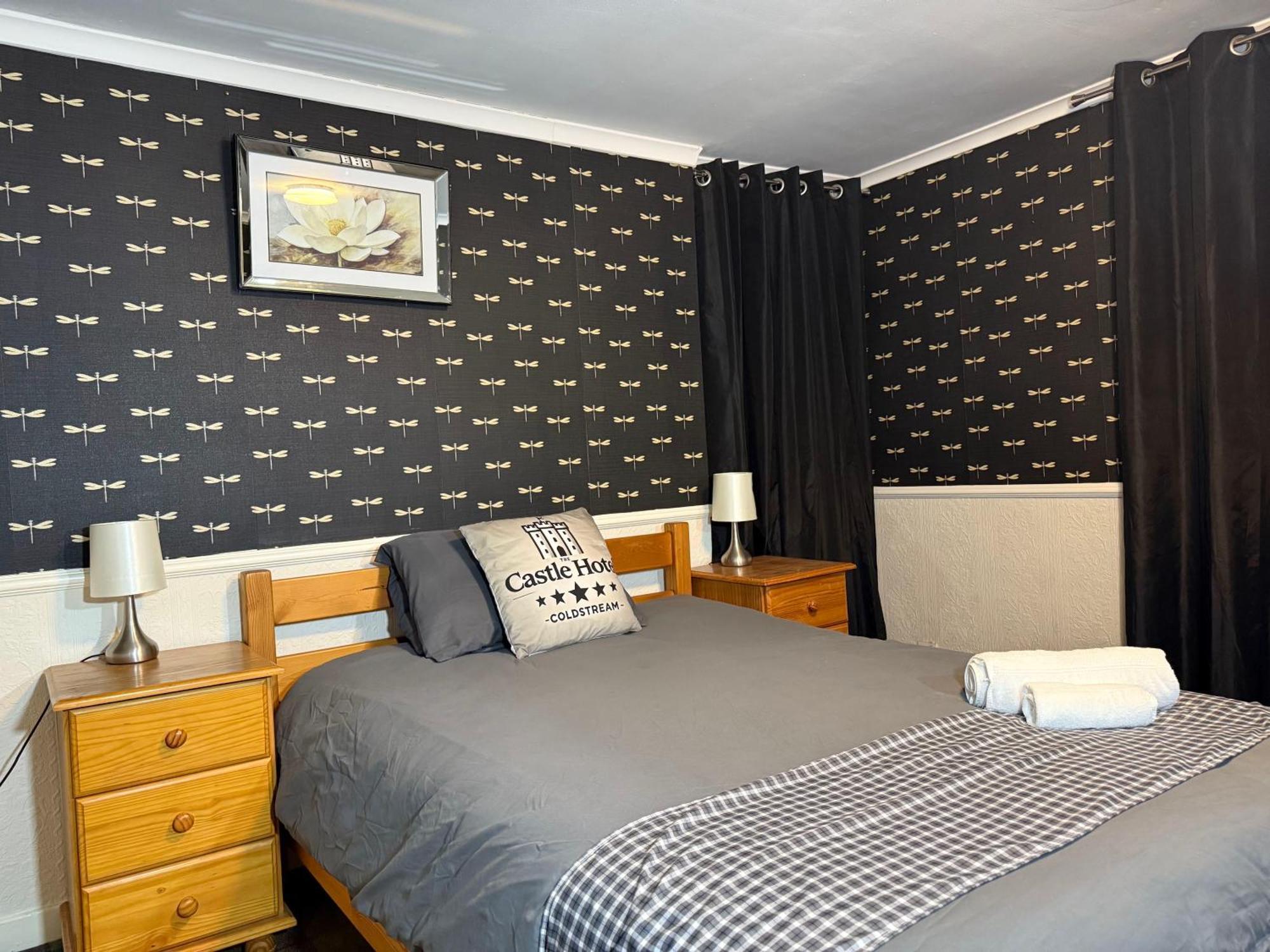 Self Check In Room Accommodation Only The Castle, โคลด์สตรีม ภายนอก รูปภาพ