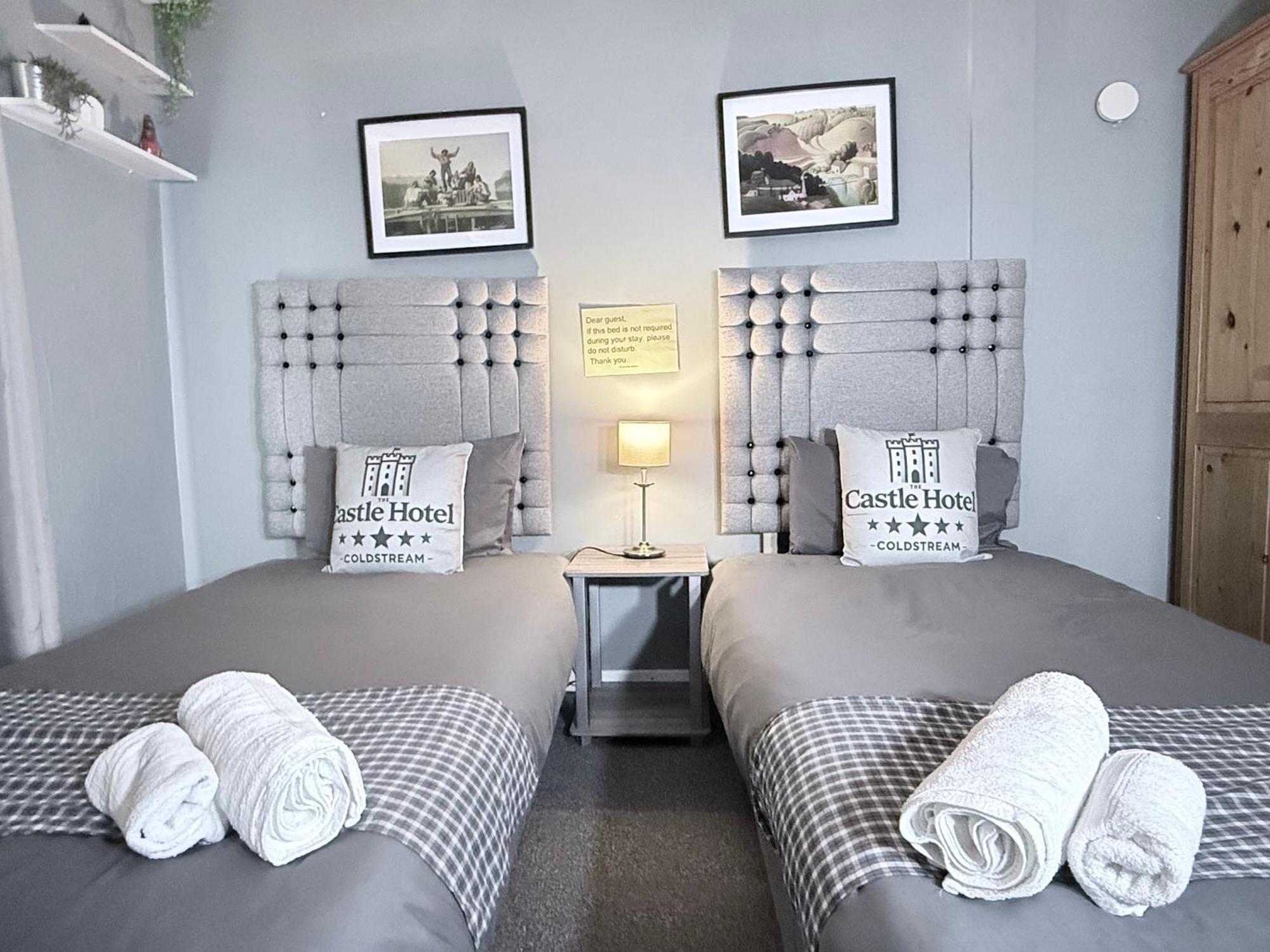 Self Check In Room Accommodation Only The Castle, โคลด์สตรีม ภายนอก รูปภาพ