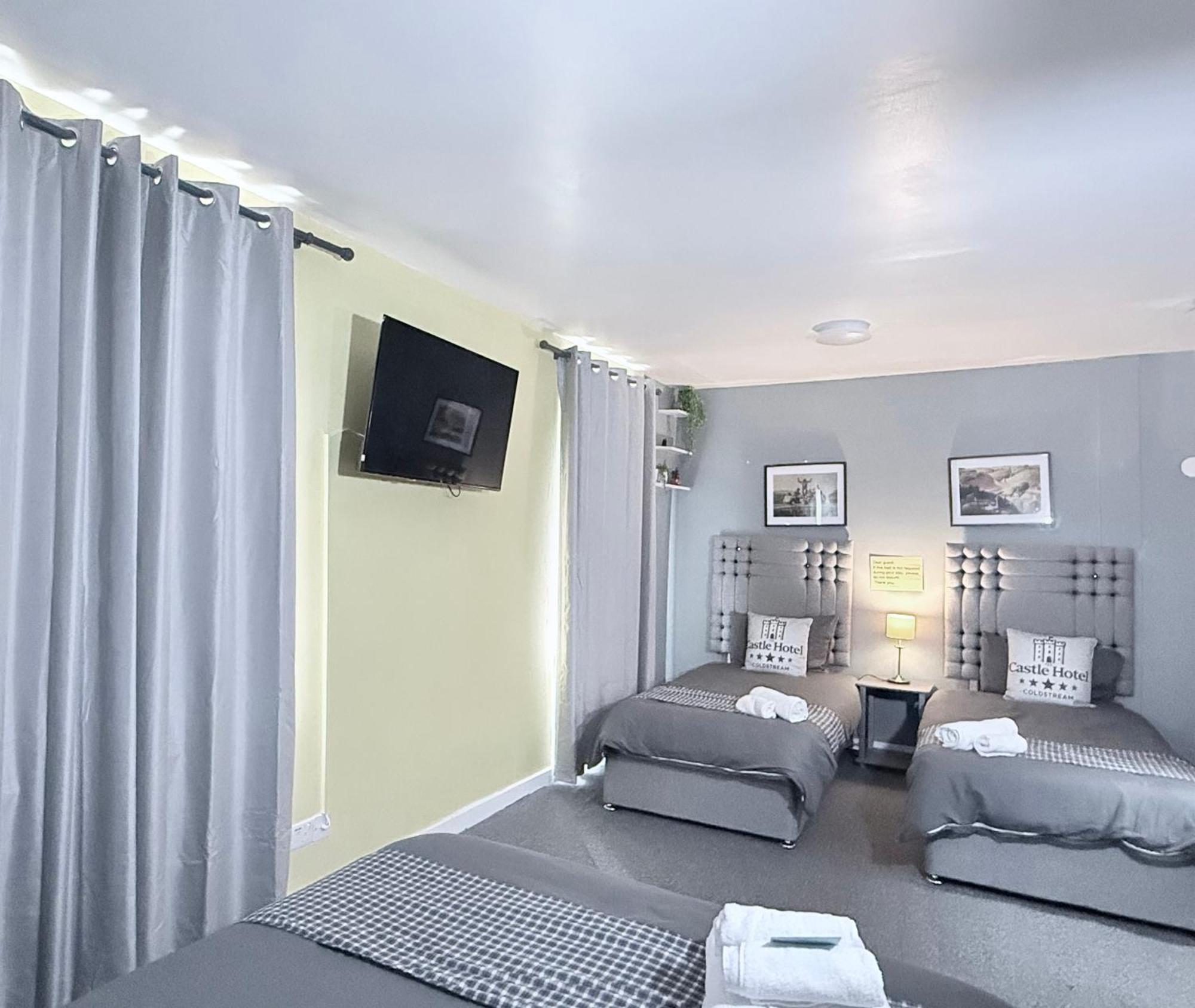 Self Check In Room Accommodation Only The Castle, โคลด์สตรีม ภายนอก รูปภาพ