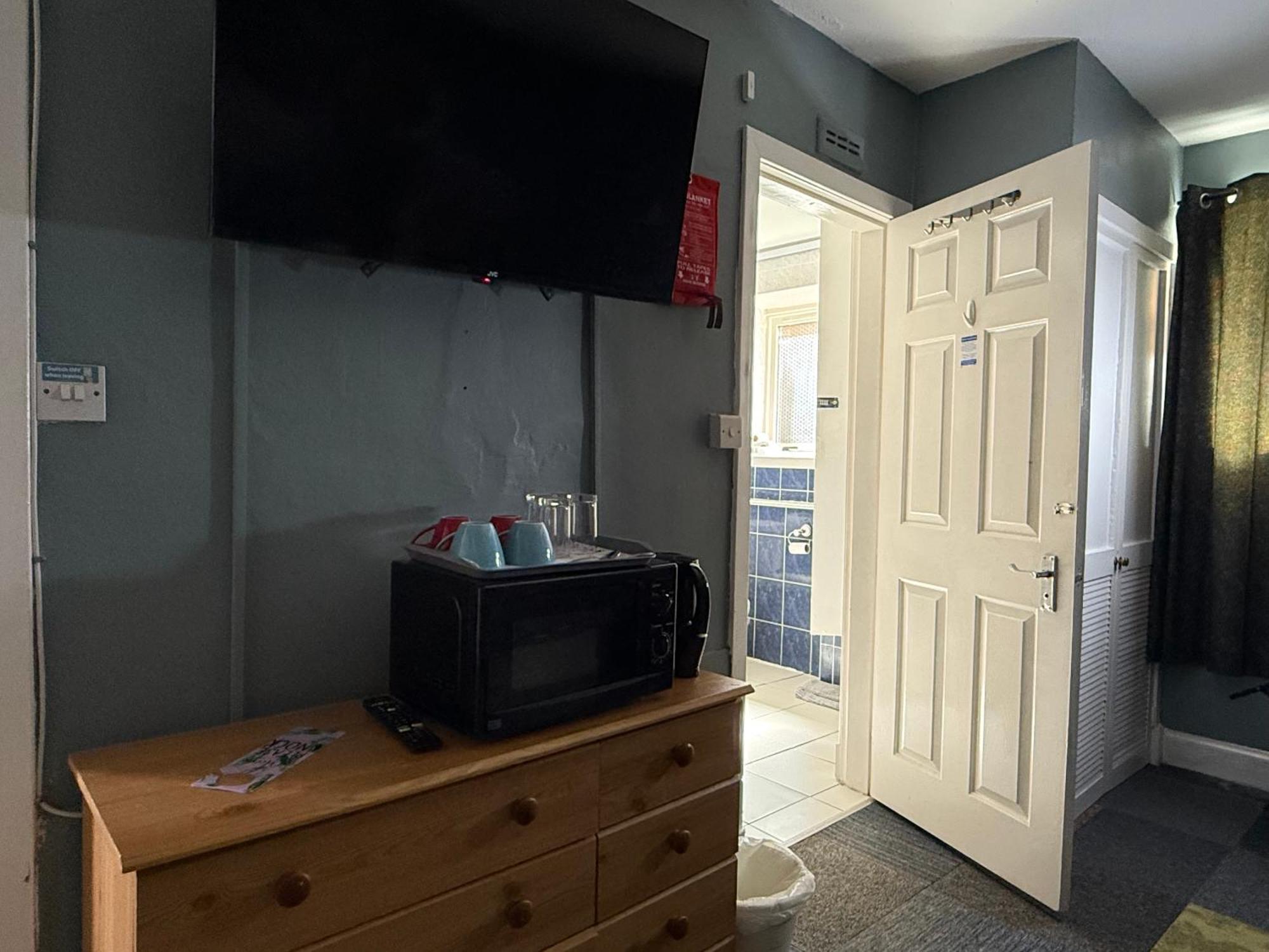 Self Check In Room Accommodation Only The Castle, โคลด์สตรีม ภายนอก รูปภาพ