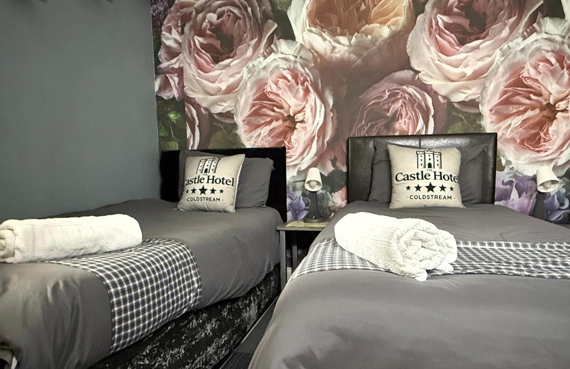Self Check In Room Accommodation Only The Castle, โคลด์สตรีม ภายนอก รูปภาพ